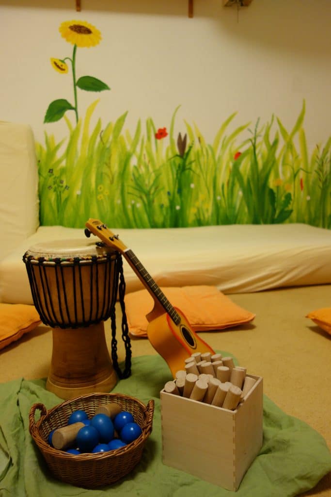Musikinstrumente im Gruppenraum